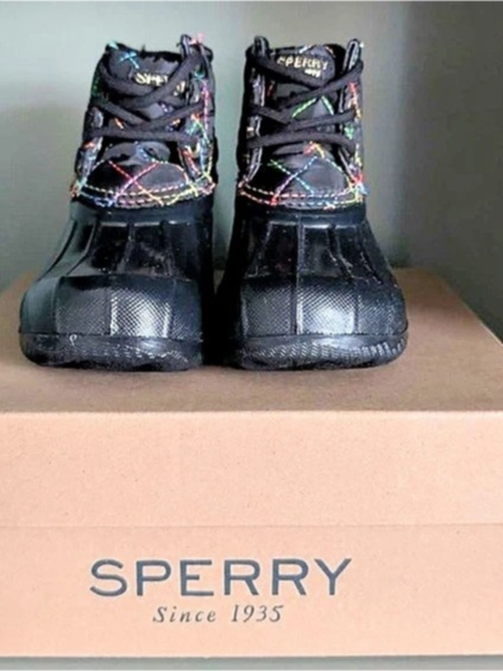 Sperry Girls Port Duck Boot Black Rainbow Quilted Size 7M New in Box